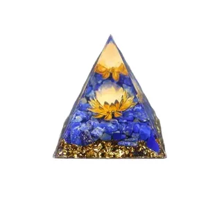 Pyramide d'orgonite en améthyste sculptée, cadeau de guérison en pierres précieuses Reiki - Product Image 1