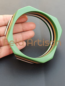 Venta al por mayor de pendientes de resina multicolor estilo vintage y brazaletes planos redondos joyería artesanal minorista a granel para los consumidores - Product Image 3