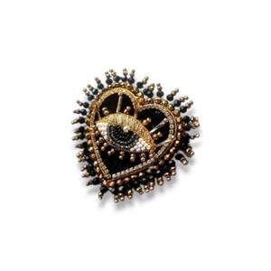 Corazón de terciopelo negro con broche de ojo con bordado a mano de cristal y broche de moda con cuentas de alambre de lingotes - Product Image 1