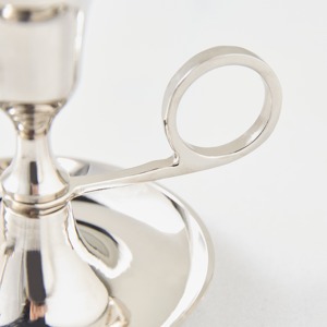 Bougeoir élégant en laiton fait à la main Accent décoratif pour l'éclairage festif et le but de cadeaux - Product Image 4