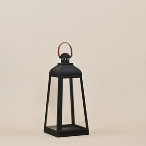 Farol de Metal de Diseño Moderno para un Estilo de Hogar Contemporáneo que Agrega Encanto Minimalista y un Toque Decorativo de Iluminación - Product Image 1