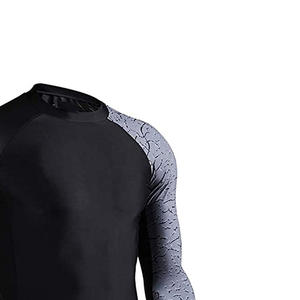 Protège-éruptions de surf pour hommes, manches longues personnalisées, d'excellente qualité, en spandex/polyester. - Product Image 3