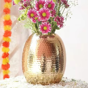 Vases à fleurs en métal au design martelé avec or brillant poli pour la décoration de la maison décor de Table fournitures de décorations pour la maison de luxe - Product Image 1