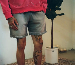 Short de lavage à l'acide avec logo patch en détresse personnalisé Vêtements d'été pour hommes Short de planche en coton éponge français délavé au soleil vintage motif - Product Image 2