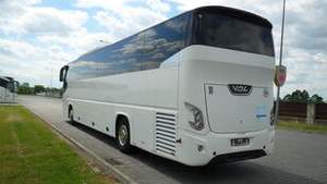 HIACE Personnalisé, Fourgon d'occasion, Double Portes, Diesel, Transmission Intégrale, Sièges en Cuir, Intérieur Sombre R17, Bus Urbain à Vendre - Product Image 4