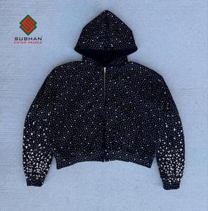 Sudadera con Capucha Negra y Blanca con Pedrería, Estilo Urbano, 100% Algodón, Invierno, Transpirable, Cortavientos, Tejida - Product Image 1