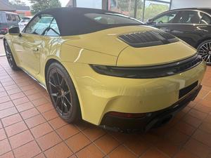 Porsche 911 Carrera Cabriolet / Sport Design 3.0L Essence 394 CV Hybride Max V6 Turbo 2024 d'occasion en excellent état, intérieur cuir foncé - Product Image 6
