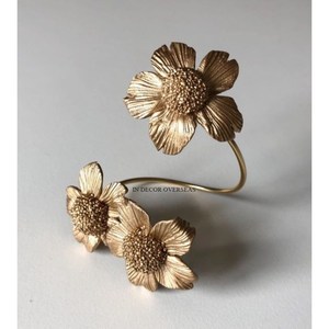 Nouveauté, anneaux de serviette de haute qualité en métal plaqué or, de qualité supérieure, en forme de fleurs, pour la décoration de table de mariage - Product Image 4