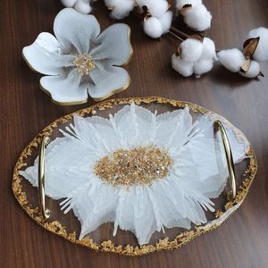 Elegante bandeja de resina hecha a mano Ideal para postres, servir vino o fiestas de té en casas de buen estilo - Product Image 3