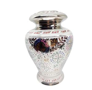 Urne funéraire en laiton pour adultes pour cendres, design floral multicolore argenté, urnes en aluminium pour cendres humaines - Product Image 3