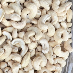 Noix de cajou de haute qualité en coque A180 Emballage personnalisé d'usine Santigo de meilleure qualité - Product Image 1