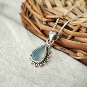 Pendentif élégant et stylé en calcédoine aqua facettée légère, en argent sterling 925, forme goutte - Bijou unisexe raffiné - Product Image 5