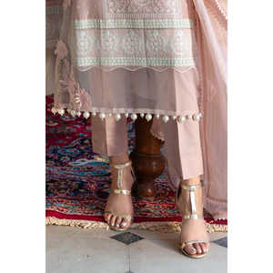 Ensemble 3 pièces élégant brodé en tissu Dobby avec imprimé floral, coupe trapèze, taille naturelle, et dupatta en tissu transparent brodé Zari - FE-52024 - Product Image 2