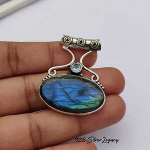 Pendentif Labradorite en argent Sterling fait à la main Collier de pierres précieuses Flash bleu Unique Topaze bleue Bijoux Cadeau - Product Image 4