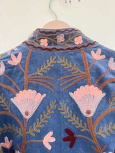 เสื้อแจ็คเก็ตผ้าฝ้ายกำมะหยี่ใช้ได้ทั้งชายและหญิงทำจากผ้าฝ้ายคุณภาพเยี่ยมมีกระดุมคอตั้งเสื้อโค้ทสำหรับฤดูหนาวของขวัญที่ยอดเยี่ยมสำหรับเธอแบบอินเดีย - Product Image 5