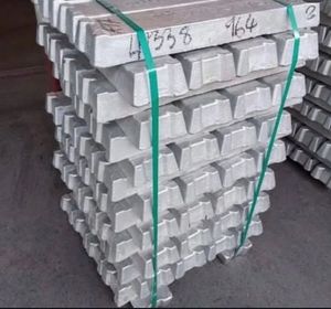 Venta caliente puro 99.7% 7 ADC12 Lingotes de aluminio primario puerto de entrega en todo el mundo - Product Image 1
