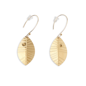 CUCOCUCA YXQ E160 Orecchini pendenti sofisticati a forma di foglia in acciaio inossidabile placcato oro, comodi e adatti per un look elegante quotidiano - Product Image 2