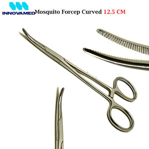 La base des instruments chirurgicaux utilisés pour la chirurgie Pince hémostatique Kelly en acier inoxydable PAR INNOVAMED - Product Image 3