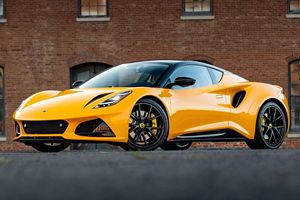 Lotus E-mira First Edition 2024 d'occasion en excellent état, 4 000 km, 400 ch, moteur turbo 4 cylindres inspiré de l'AMG, pack Full Black, H-ethel Y - Product Image 2