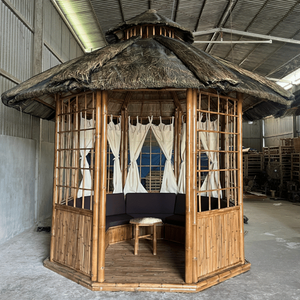 Pérgola/Gazebo Ecológica de Bambú con Techos de Tejado, Hecha a Mano en Vietnam - Product Image 2