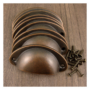 มือจับตู้ทองเหลืองราชวงศ์คลาสสิกมือจับแบบดึงสีทองโบราณสำหรับวิลล่าหรูหราอพาร์ทเมนต์และประตูภายใน - Product Image 1