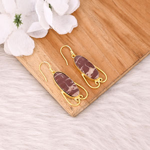 Pendientes Largos de Latón Chapado en Oro de Estilo Clásico Hechos a Mano con Piedra Preciosa de Jaspe Malinga, Pendientes Ovalados Largos, Fabricante Mayorista - Product Image 3