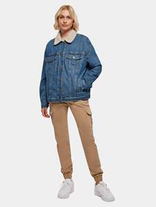 Veste en jean délavée bleu clair au design unique pour femmes avec doublure en Sherpa et fermeture à boutons conçue pour les femmes pour un confort en toutes saisons - Product Image 6