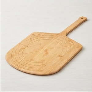 Pala para pizza de madera de pino con mango de madera sostenible, apta para lavavajillas, herramienta para pizza - Product Image 1