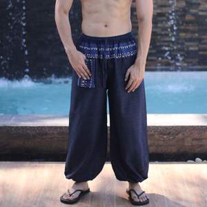 Pantalon décontracté en coton de style Hmong Pantalon tribal confortable fabriqué en Thaïlande pour la vente en gros à l'exportation pour les acheteurs mondiaux - Product Image 1