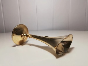 Jarrón de Metal con Forma Floral y Acabado Dorado para Hotel, Restaurante, Espacio de Estar, Estilo Interior de Lujo y Decoración - Product Image 5