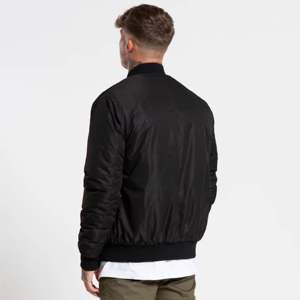 Chaqueta Bomber de diseñador para hombre de alta calidad con tela lujosa y estilo moderno para usar a la moda - Product Image 4