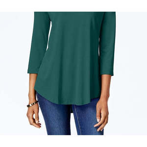 Top da donna JM Extra Large Collection con scollo rotondo in verde medio - Product Image 3