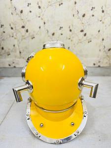 Casque de plongée vintage en laiton jaune, objet décoratif |   Casque de plongée antique pour les profondeurs marines - Product Image 5