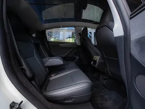 Tesla Model Y 2025, Versión Long Range, Actualización, Techo Metálico Automático, Asientos de Cuero, Batería de Litio, Características Premium, Volante a la Izquierda, Color Oscuro - Product Image 6