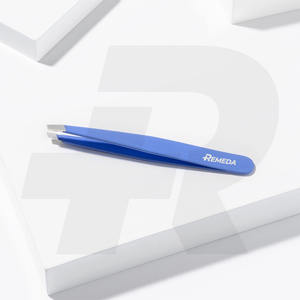 La pince à épiler réutilisable en acier inoxydable de qualité supérieure REMEDA saisit tous les cheveux disponibles en différentes couleurs - Product Image 3