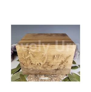 Urna de cremación de madera con estampado de pata verde para cenizas de mascotas - Product Image 2