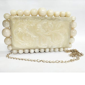 Bolso de Mano Ovalado Clásico de Resina para Niñas |   Bolso Elegante Hecho a Mano con Cadena Metálica Colgante Única - Product Image 1