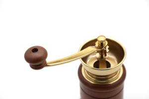 เครื่องบดเมล็ดกาแฟแบบมือหมุนสไตล์เรโทรแบบพกพา เครื่องบดแบบแมนนวลวินเทจ ทำจากไม้เนื้อแข็งและเหล็กหล่อ - Product Image 5