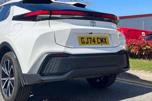 Toyota C-HR SUV 2024 Nouveau Coupé R17 Hybride Électrique Essence Options de carburant Boîte de vitesses automatique manuelle Direction à gauche Traction avant Traction intégrale Léger - Product Image 3