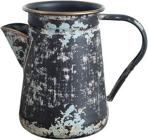 Florero de hierro de aspecto antiguo único con detalles decorativos en relieve, ideal para casas de campo e interiores tradicionales - Product Image 1