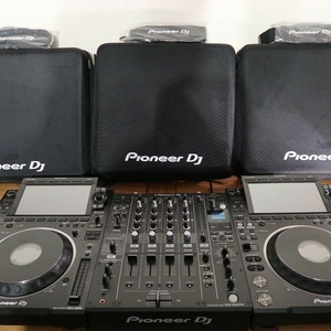 ชุดมิกเซอร์เสียงและคอนโทรลเลอร์ดีเจ รุ่น CDJ-3000 และ DJM-900NXS2 สีดำ ใหม่เอี่ยม พร้อมใช้งาน - Product Image 1