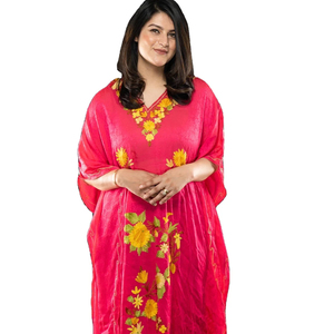 Elegante caftán largo para mujer con bordado a mano floral manga tres cuartos y diseño tejido de estilo europeo hasta el suelo - Product Image 1