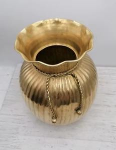 Jarrón de metal estilo maceta con estilo dorado para decoración elegante del hogar Centro de mesa de lujo y exhibición floral o decorativa moderna - Product Image 6