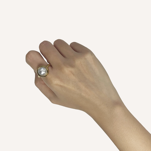 Bague de cocktail YHL R40 pour femme, en acier inoxydable plaqué or 18 carats, avec perle, forme boule, tendance, pour usage quotidien, cadeau pour la mode automne-hiver - Product Image 1