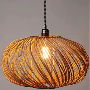 Lampe suspendue en métal élégante en forme de dôme avec une finition lisse et un effet d'éclairage orienté vers le bas - Product Image 1