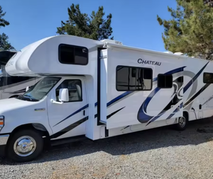 Meilleur!! Camping-car familial automatique diesel Thor Chateau Class C 2023 d'occasion pour des vacances riches en aventures - Product Image 1