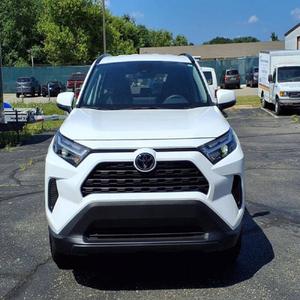 EXCELENTE ESTADO Toyota RAV4 XLE 2025 - Product Image 1