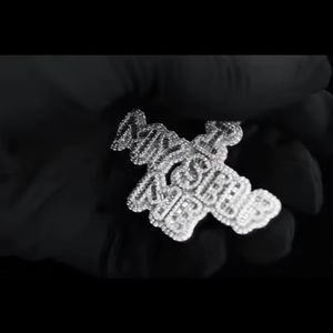 Pendentif croix personnalisé en argent 925 avec baguettes de moissanite glacées, bijoux hip-hop pour rappeurs, vente en gros - Product Image 4