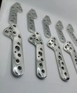 ชุดอุปกรณ์ผ่าตัดกระดูกและข้อขนาดเล็กชุดอุปกรณ์ล็อกแผ่นสเตนเลสสตีลจากเยอรมัน - Product Image 2