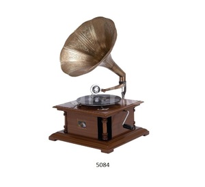 Home <b>Decorative</b> Antique <b>Retro</b> Style Wooden Handicraft Gramophone Showpiece - Product Image 1